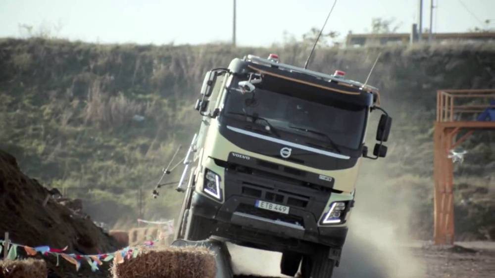 Volvo Pits 10,000-Pound FMX Truck Against Sophie, a Four-Year-Old [Video] –  News – Car and Driver